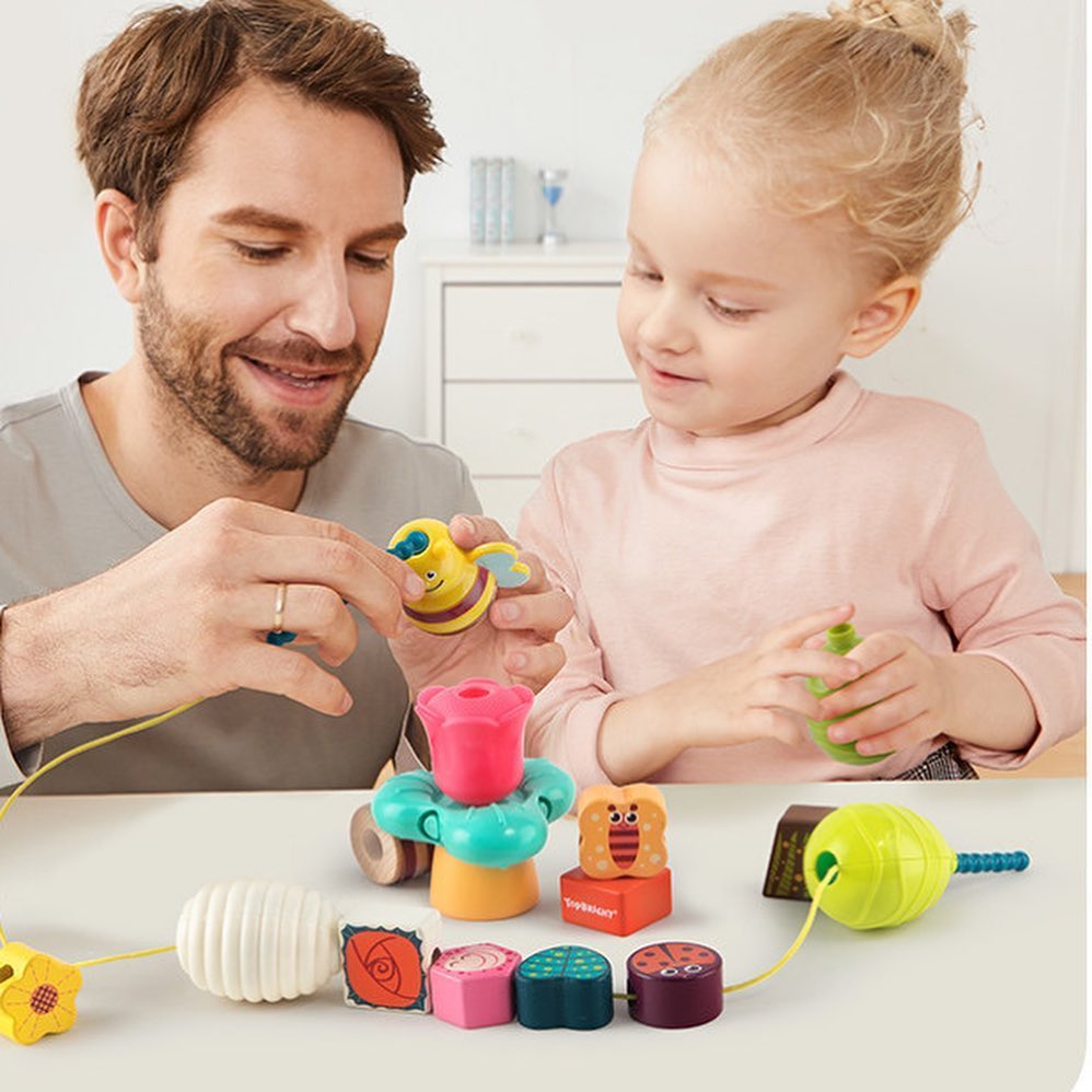 Chunky Lacing Blocks by Toytinkr