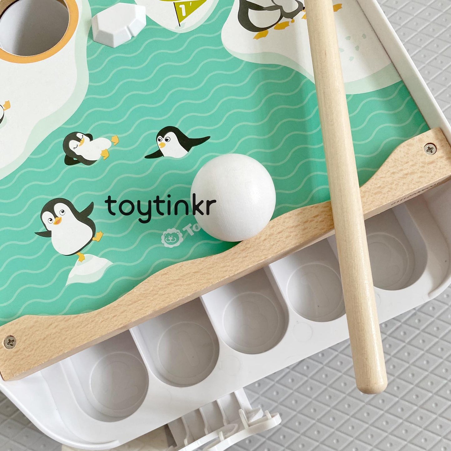 Top Bright Adelie Snowball Game by Toytinkr