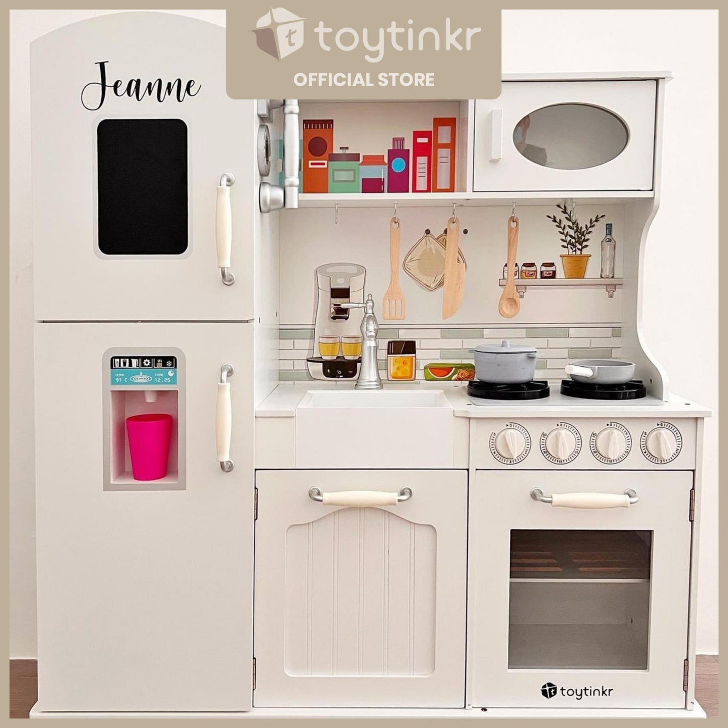 Large Classic Kitchen by Toytinkr