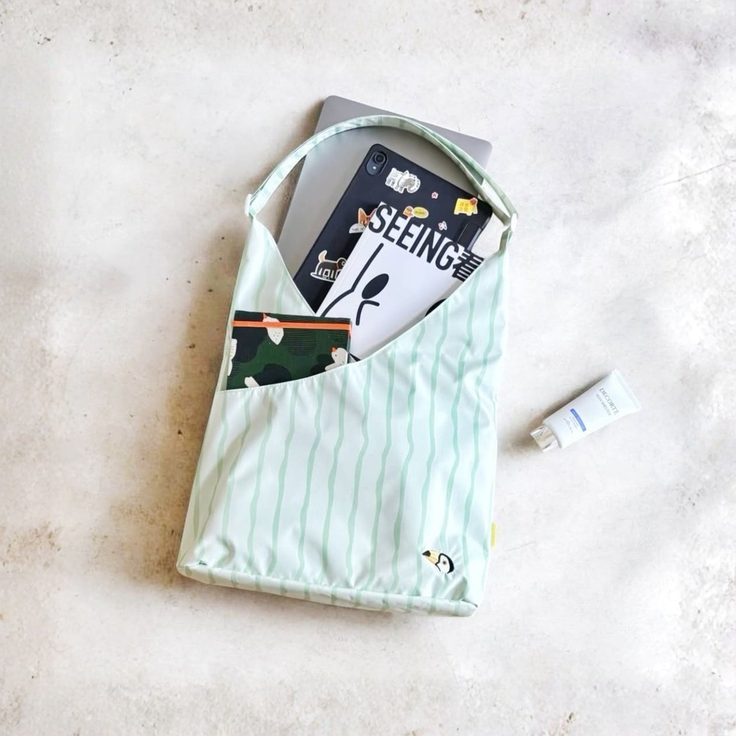 Hug Z 2 Way Multifunctional Bag by Toytinkr