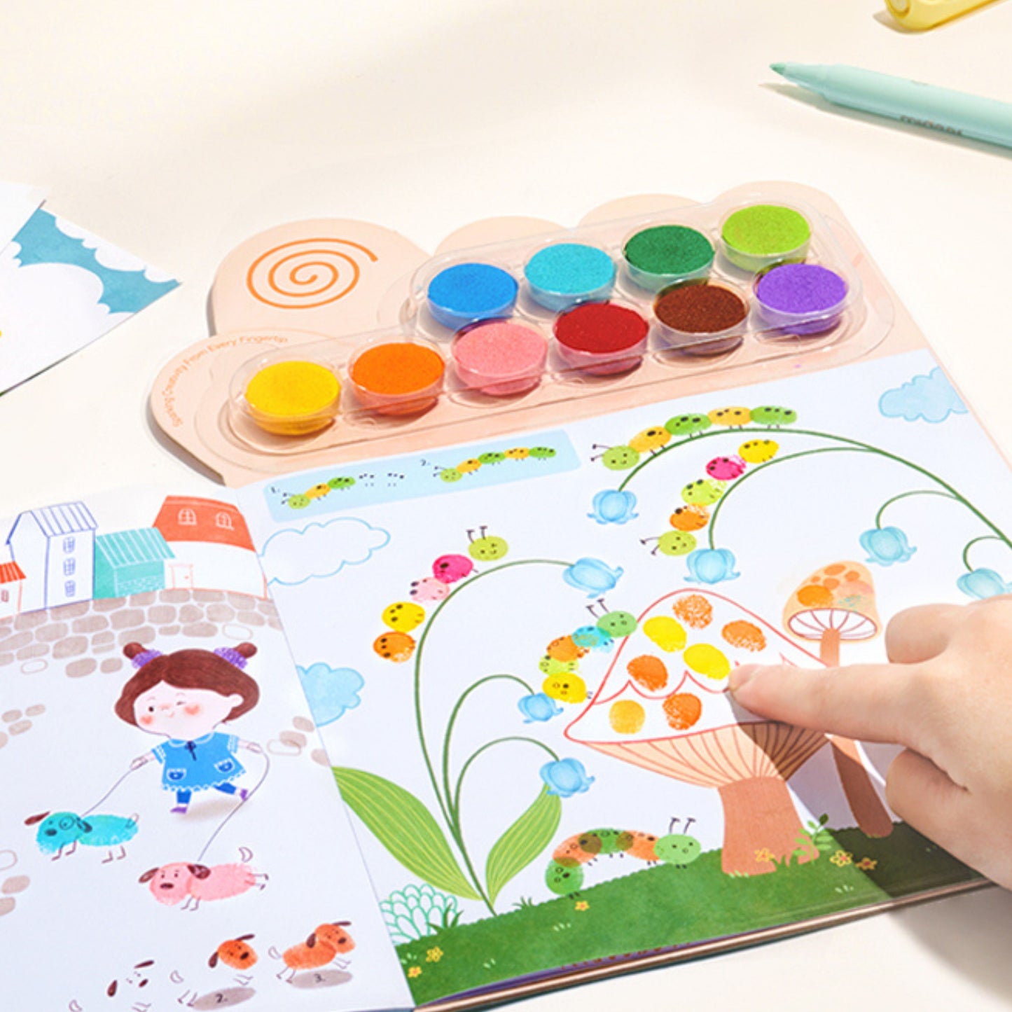 Mideer Creative Finger Paint Kit Notebook - Animal Party by Toytinkr