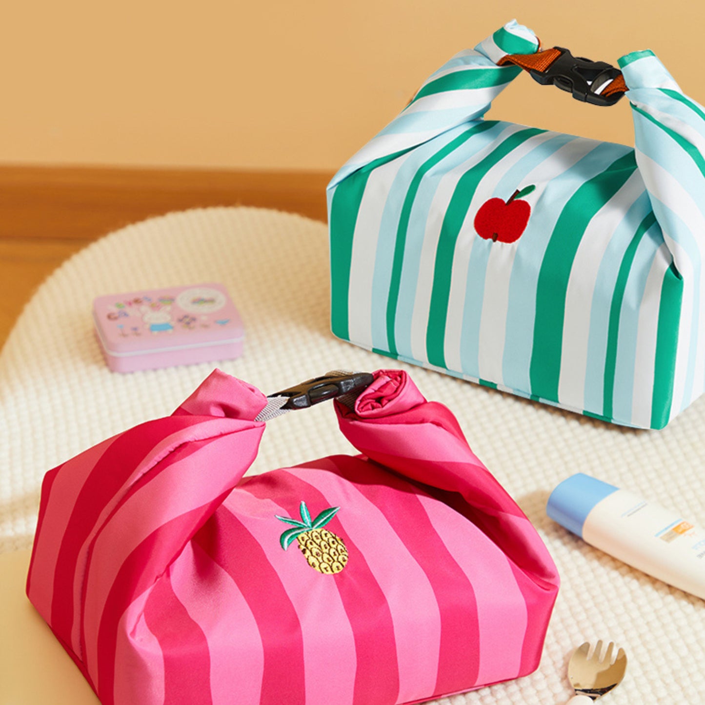 Hug Z Insulated Lunch Bag by Toytinkr