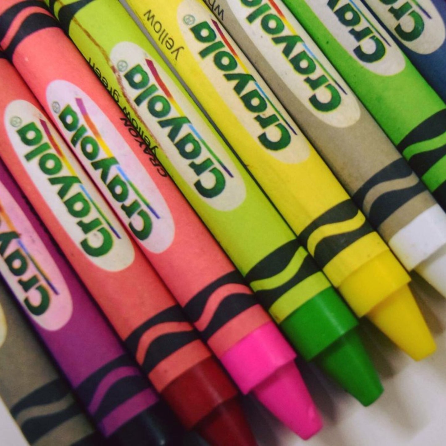 Crayola Large School Crayons - 10 Colors by Toytinkr